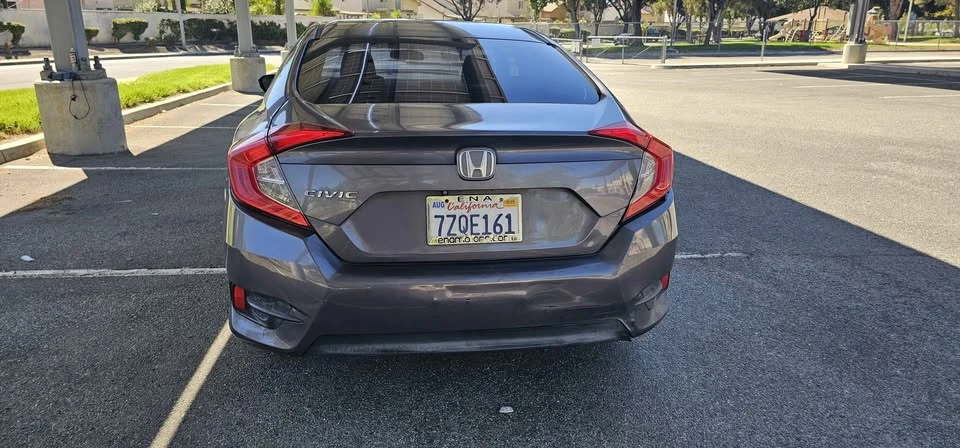 2017 Honda Civic 10th Gen - Image 2 of 13
