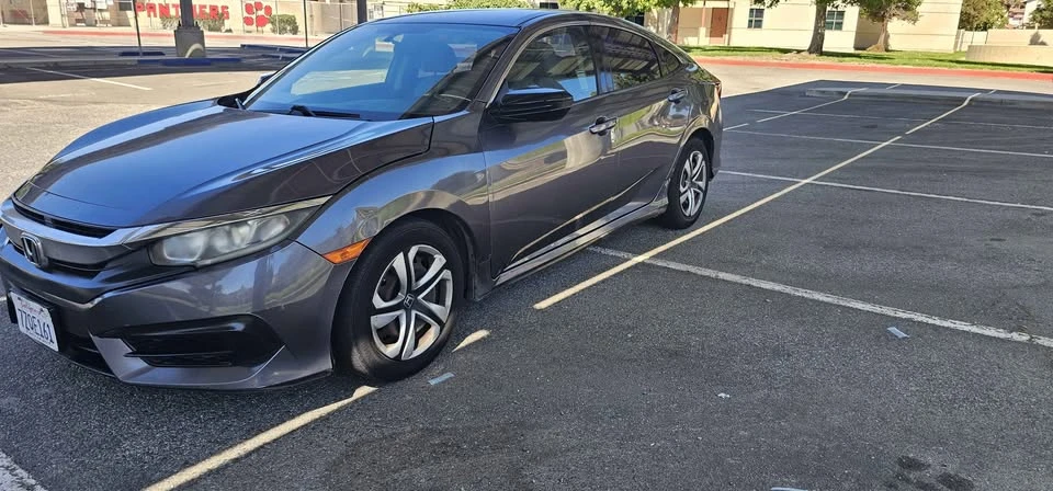 2017 Honda Civic 10th Gen - Image 12 of 13