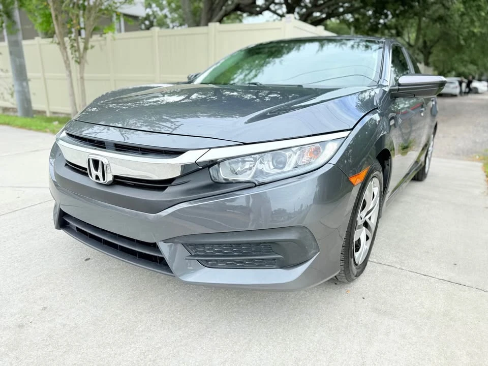 2017 Honda Civic 10th Gen - Image 3 of 15