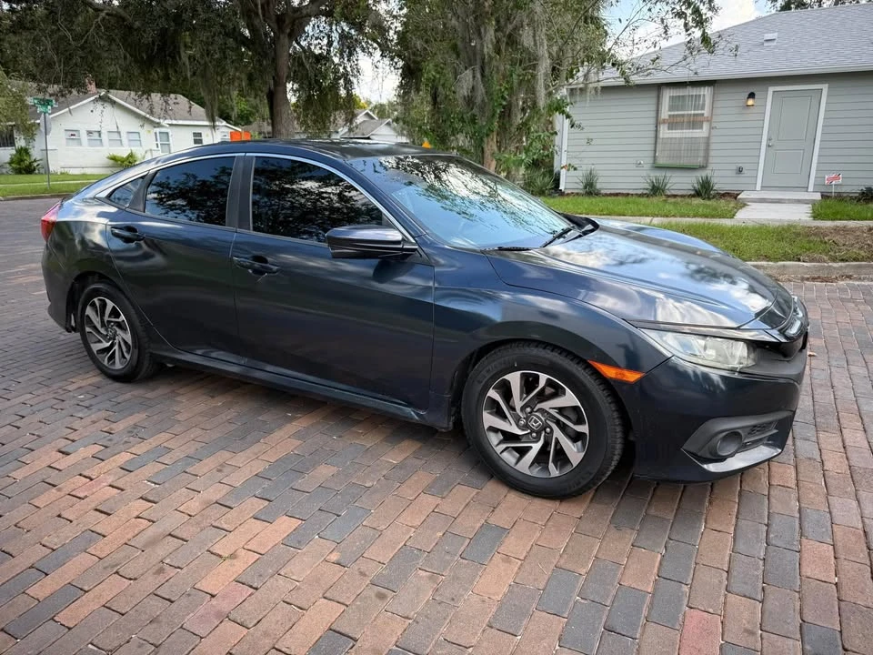 2017 Honda Civic 10th Gen - Image 13 of 20