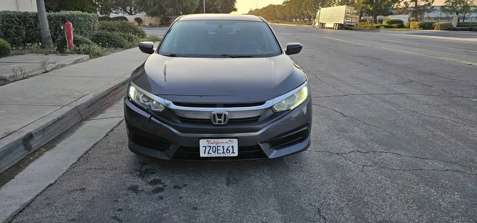 2017 Honda Civic 10th Gen - Image 3 of 16
