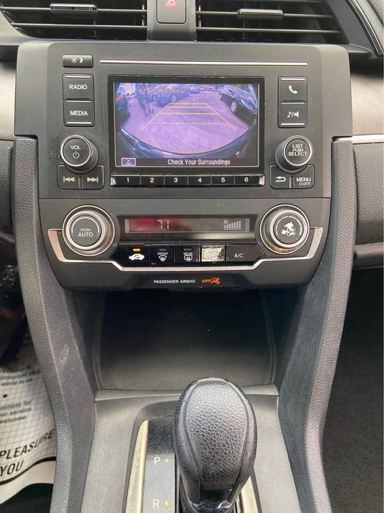 2017 Honda Civic 10th Gen - Image 6 of 10