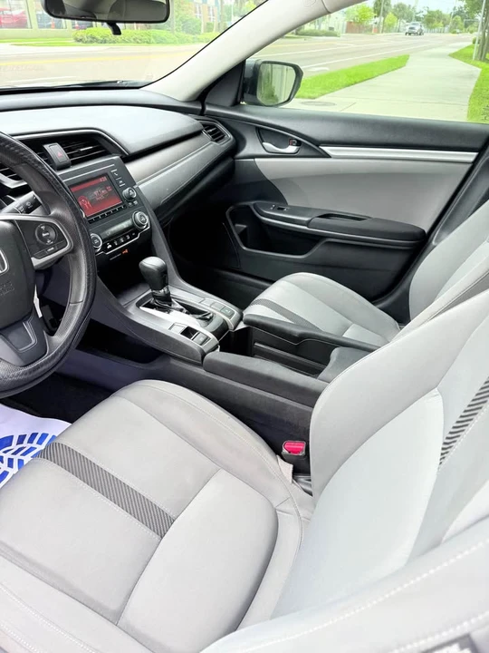 2017 Honda Civic 10th Gen - Image 11 of 15