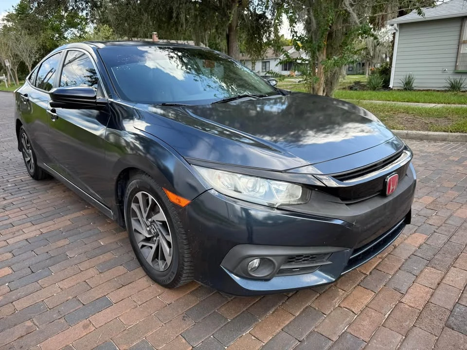 2017 Honda Civic 10th Gen - Image 2 of 20