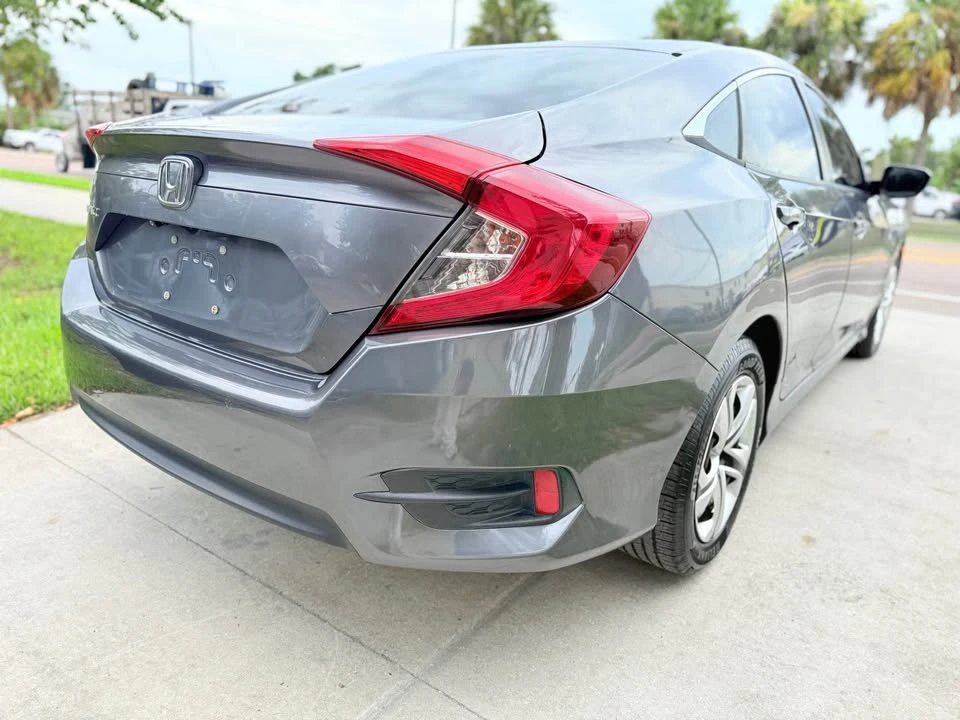 2017 Honda Civic 10th Gen - Image 8 of 15