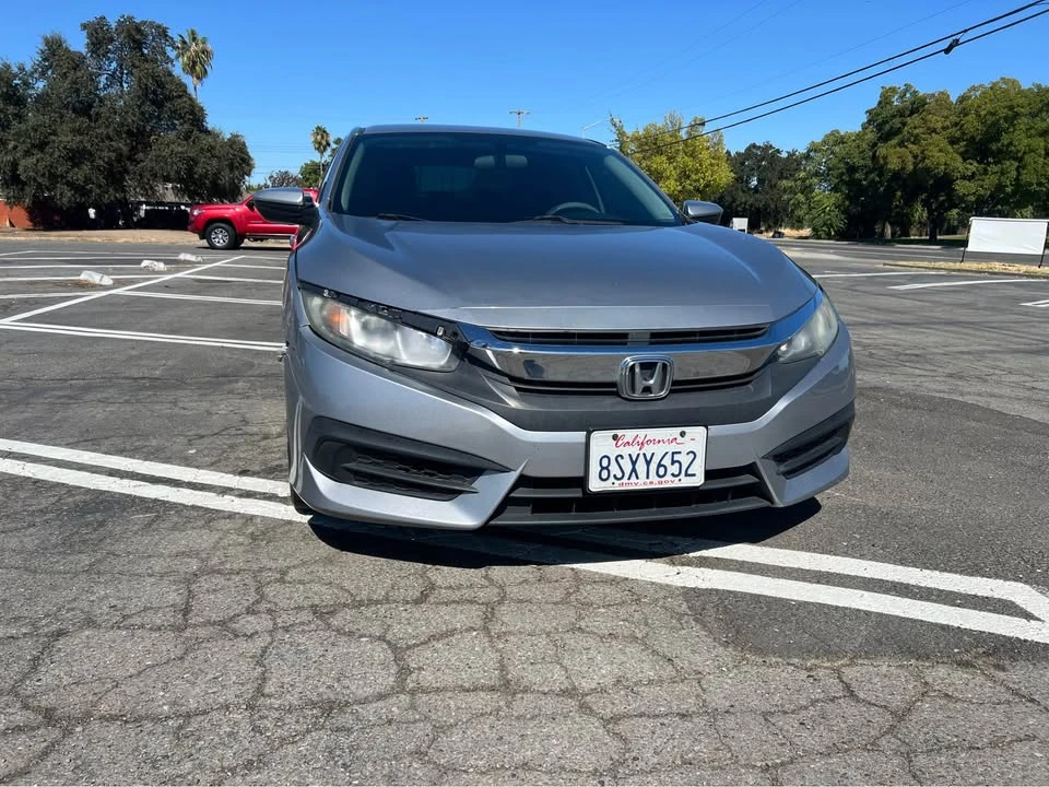 2017 Honda Civic 10th Gen - Image 3 of 11