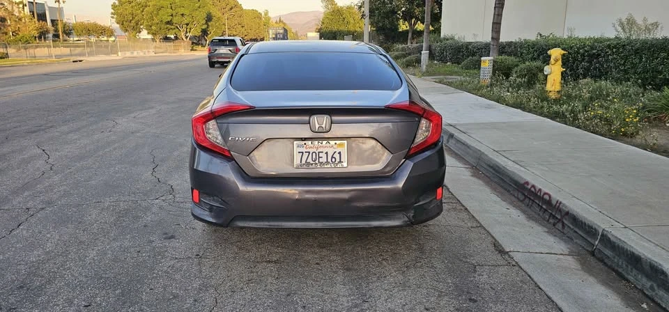 2017 Honda Civic 10th Gen - Image 6 of 16