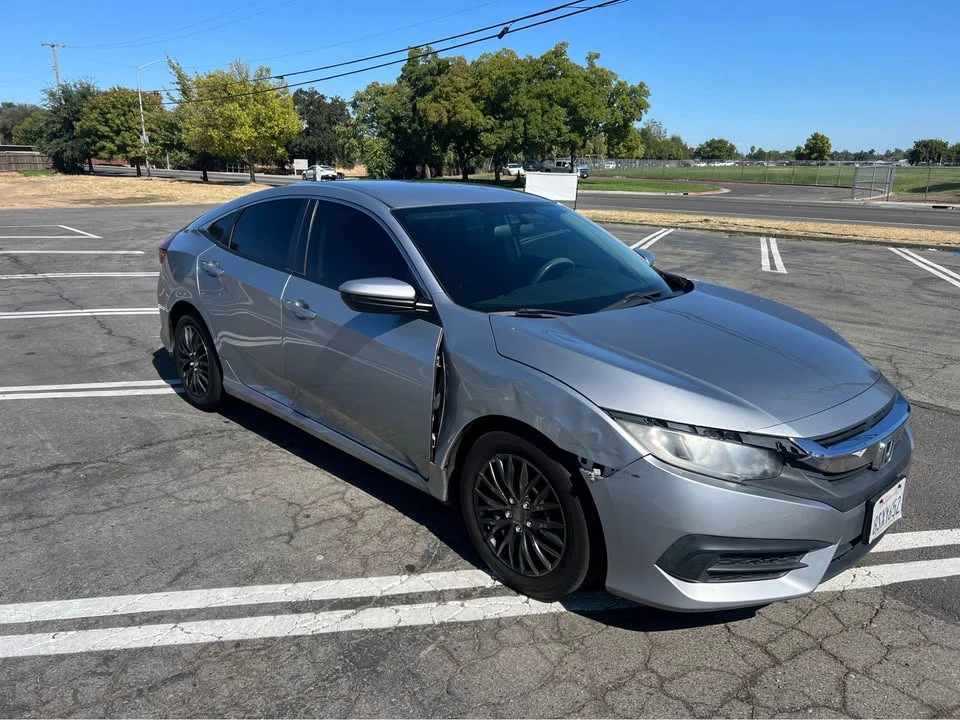 2017 Honda Civic 10th Gen - Image 4 of 11