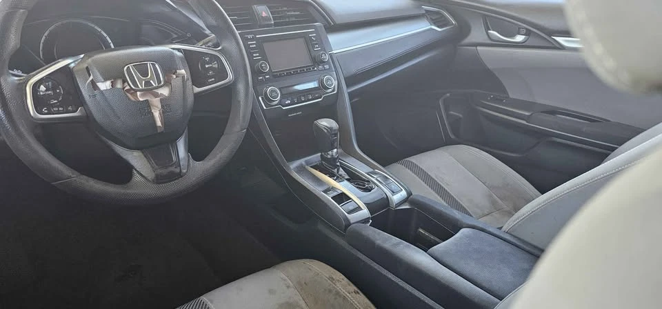 2017 Honda Civic 10th Gen - Image 4 of 13