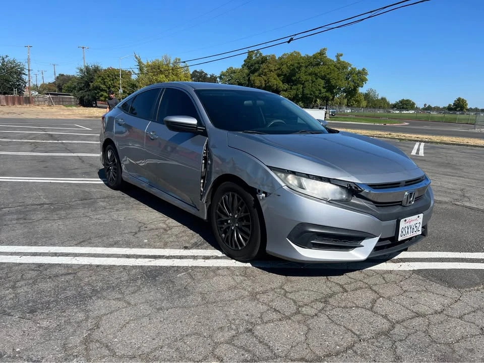 2017 Honda Civic 10th Gen - Image 2 of 11