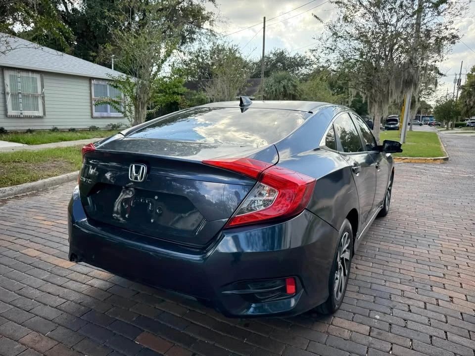 2017 Honda Civic 10th Gen - Image 16 of 20