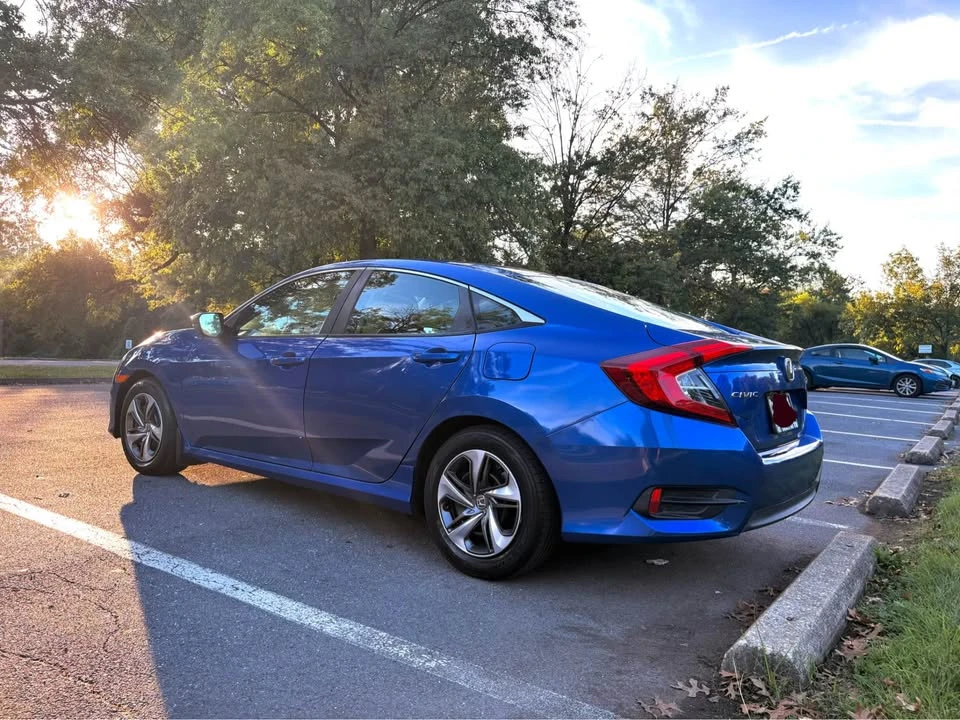 2017 Honda Civic 10th Gen - Image 4 of 8