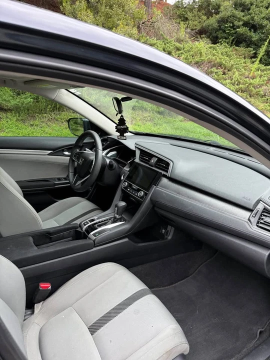 2017 Honda Civic 10th Gen - Image 7 of 11