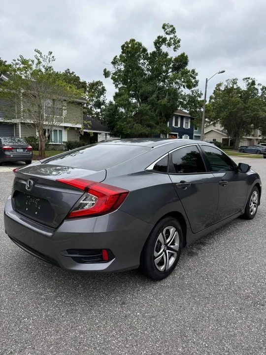 2017 Honda Civic 10th Gen - Image 8 of 20