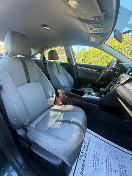 2017 Honda Civic 10th Gen - Image 6 of 11