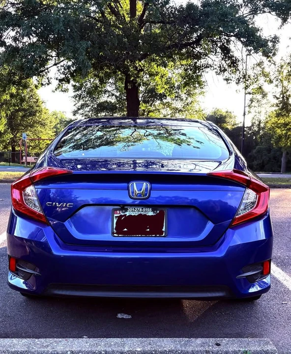 2017 Honda Civic 10th Gen - Image 5 of 8