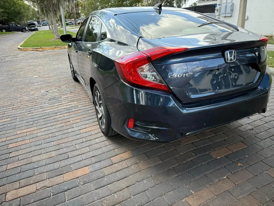 2017 Honda Civic 10th Gen - Image 6 of 20