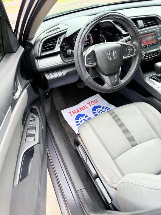 2017 Honda Civic 10th Gen - Image 10 of 15