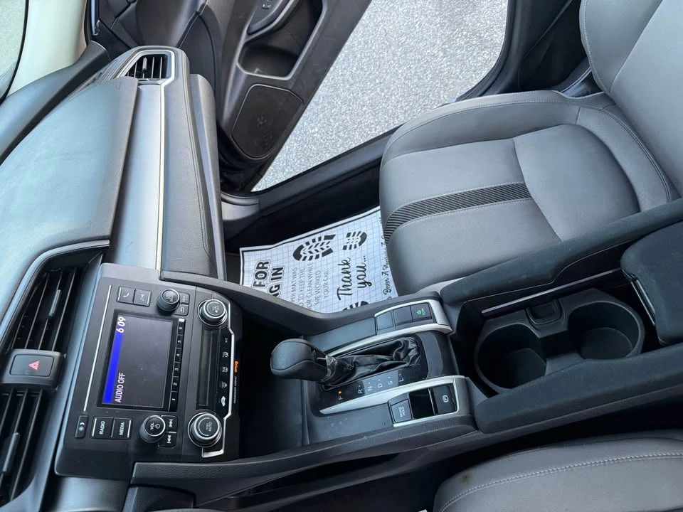 2017 Honda Civic 10th Gen - Image 13 of 17