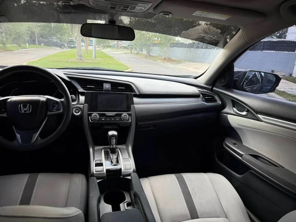 2017 Honda Civic 10th Gen - Image 19 of 20