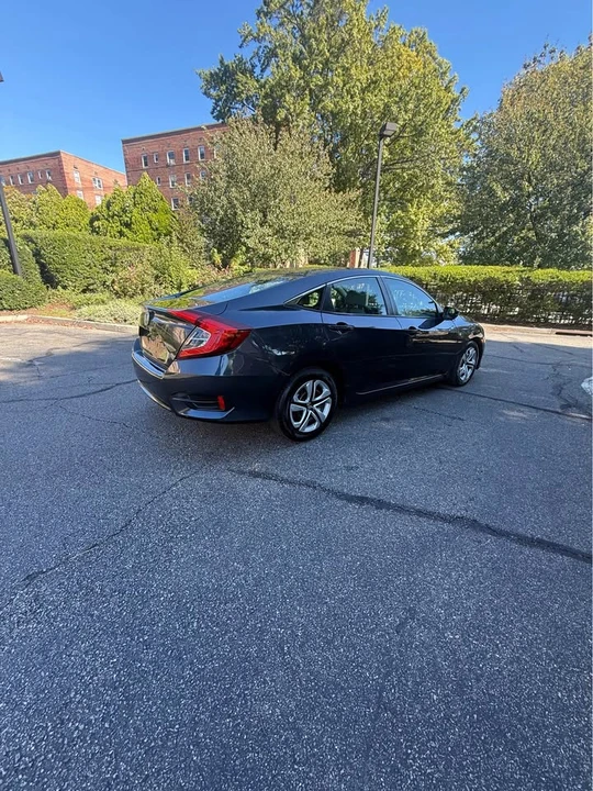 2017 Honda Civic 10th Gen - Image 2 of 11
