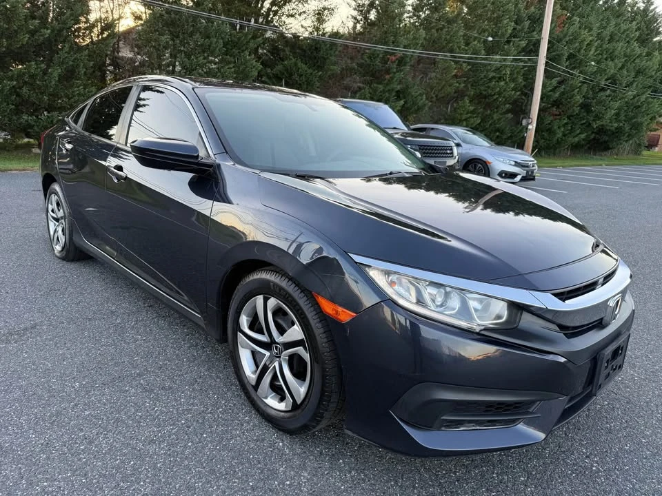 2017 Honda Civic 10th Gen - Image 7 of 17