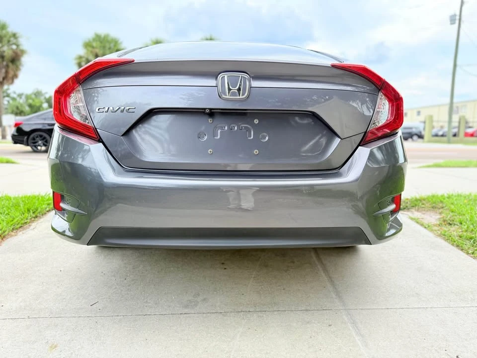 2017 Honda Civic 10th Gen - Image 6 of 15