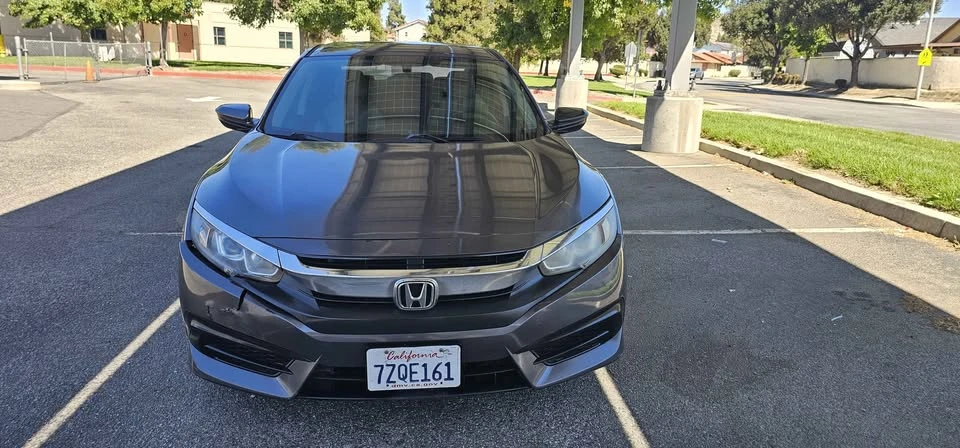 2017 Honda Civic 10th Gen - Image 10 of 13