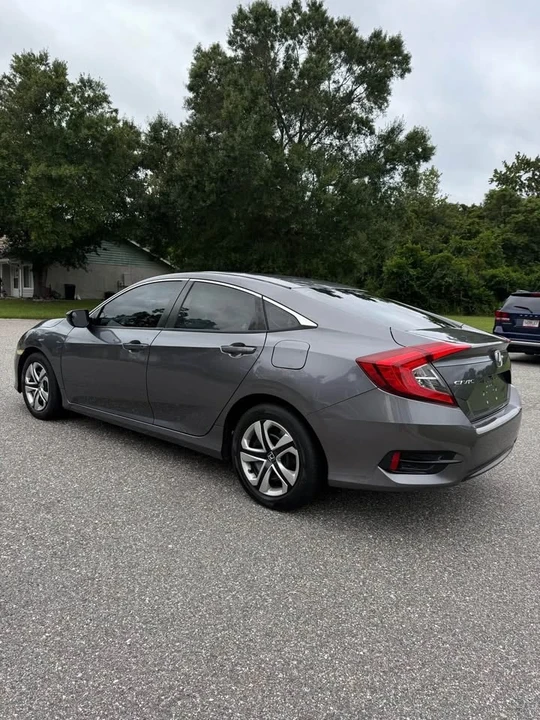 2017 Honda Civic 10th Gen - Image 6 of 20