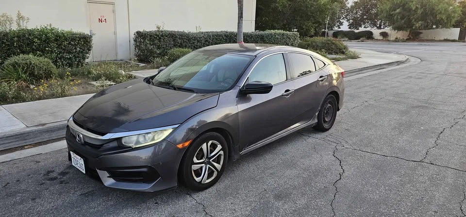2017 Honda Civic 10th Gen - Image 2 of 16