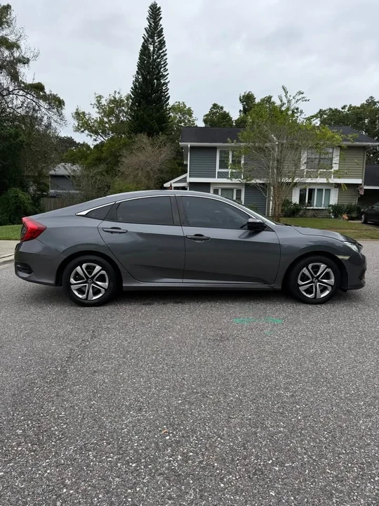 2017 Honda Civic 10th Gen - Image 7 of 20