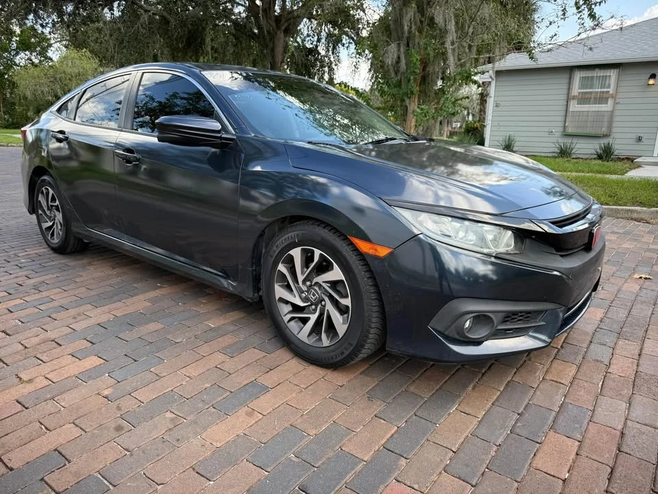 2017 Honda Civic 10th Gen - Image 15 of 20
