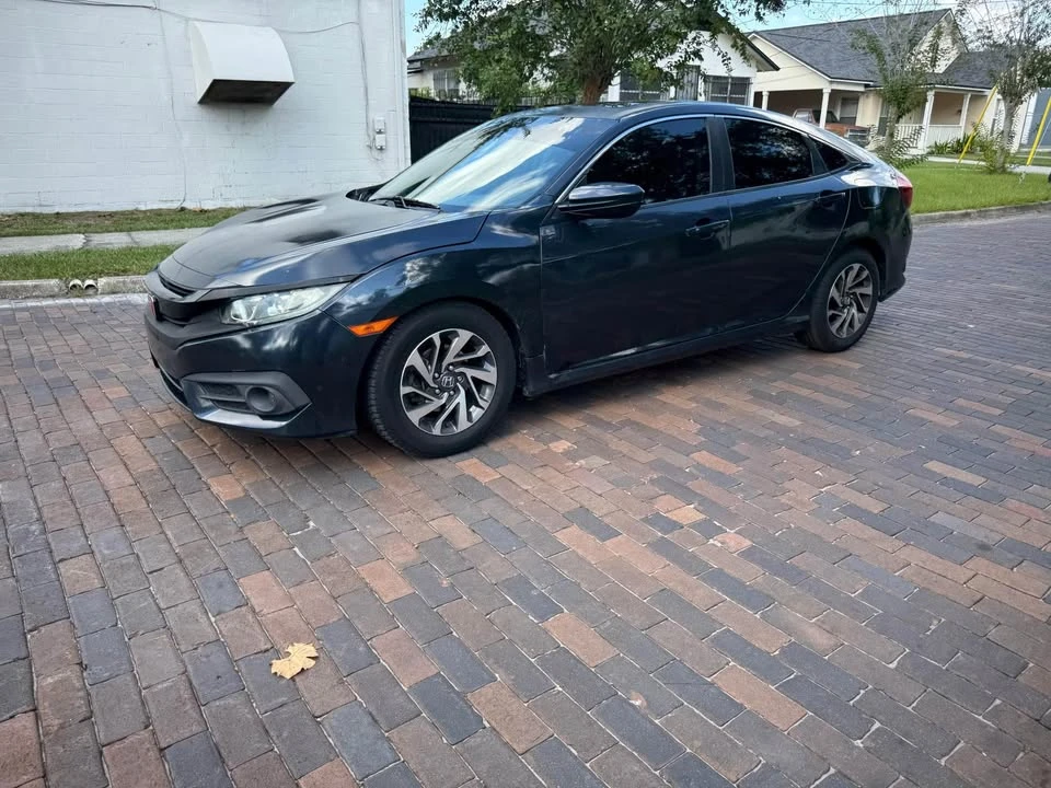 2017 Honda Civic 10th Gen - Image 11 of 20