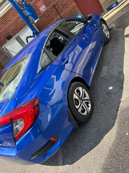 2017 Honda Civic 10th Gen - Image 2 of 7