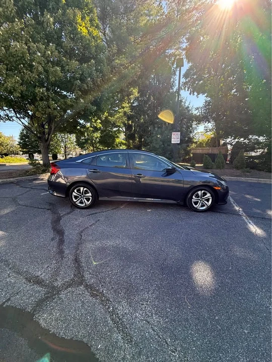 2017 Honda Civic 10th Gen - Image 10 of 11