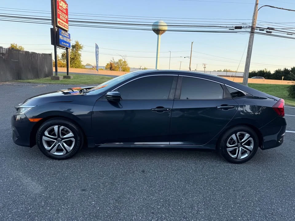 2017 Honda Civic 10th Gen - Image 4 of 17