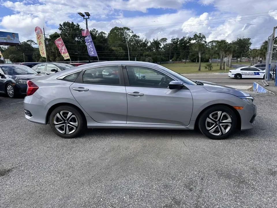 2017 Honda Civic 10th Gen - Image 2 of 12