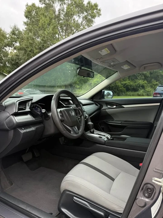 2017 Honda Civic 10th Gen - Image 18 of 20