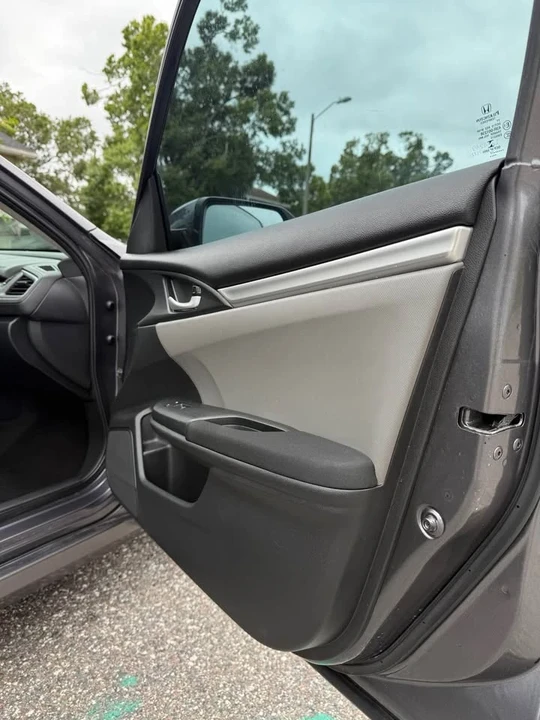 2017 Honda Civic 10th Gen - Image 11 of 20
