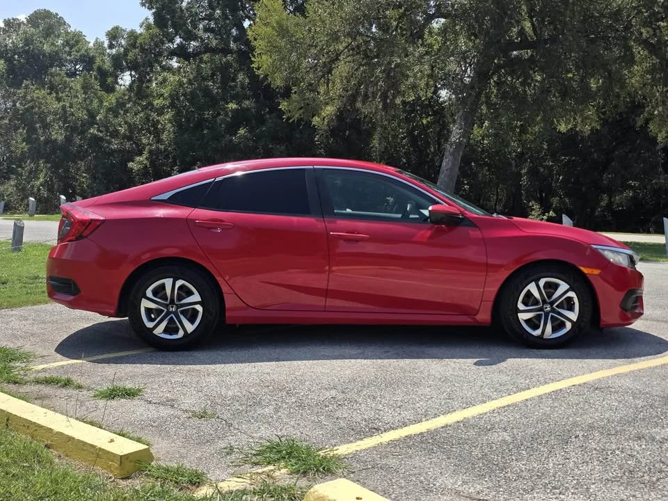 2017 Honda Civic 10th Gen - Image 10 of 15
