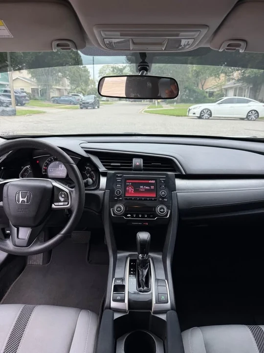 2017 Honda Civic 10th Gen - Image 19 of 20