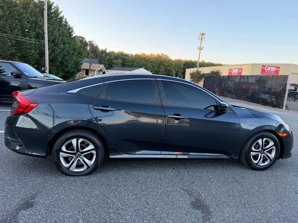 2017 Honda Civic 10th Gen - Image 6 of 17