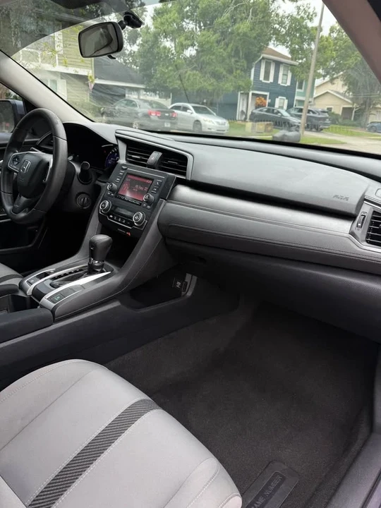 2017 Honda Civic 10th Gen - Image 15 of 20
