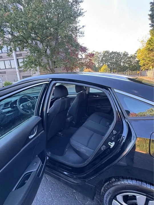 2017 Honda Civic 10th Gen - Image 9 of 18