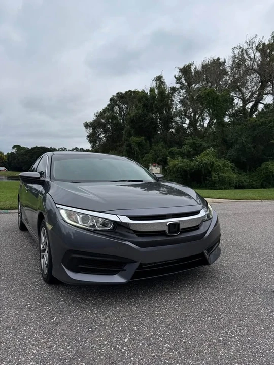 2017 Honda Civic 10th Gen - Image 3 of 20