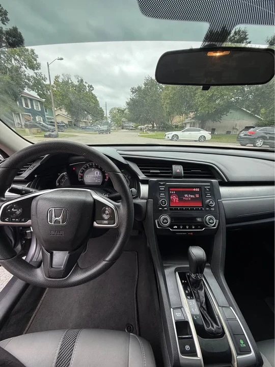 2017 Honda Civic 10th Gen - Image 16 of 20