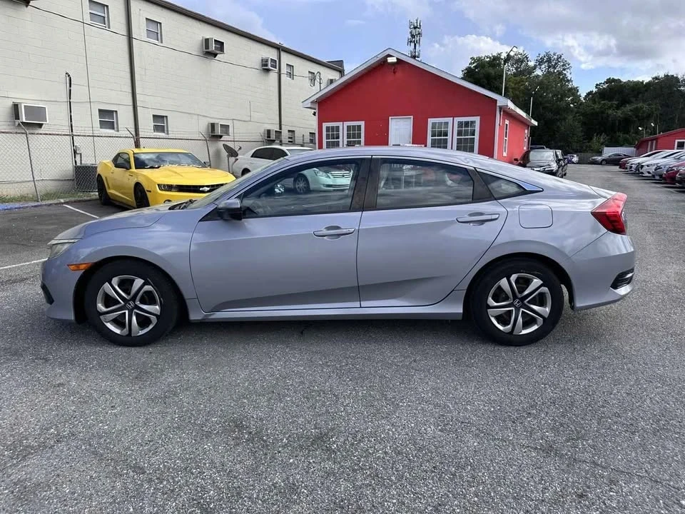 2017 Honda Civic 10th Gen - Image 6 of 12