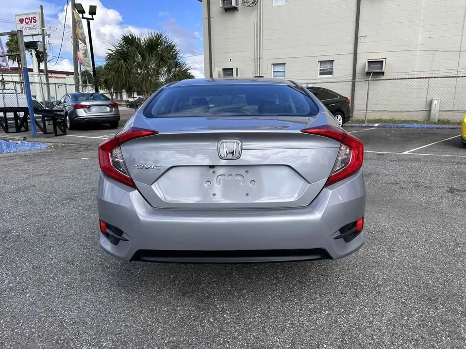 2017 Honda Civic 10th Gen - Image 4 of 12
