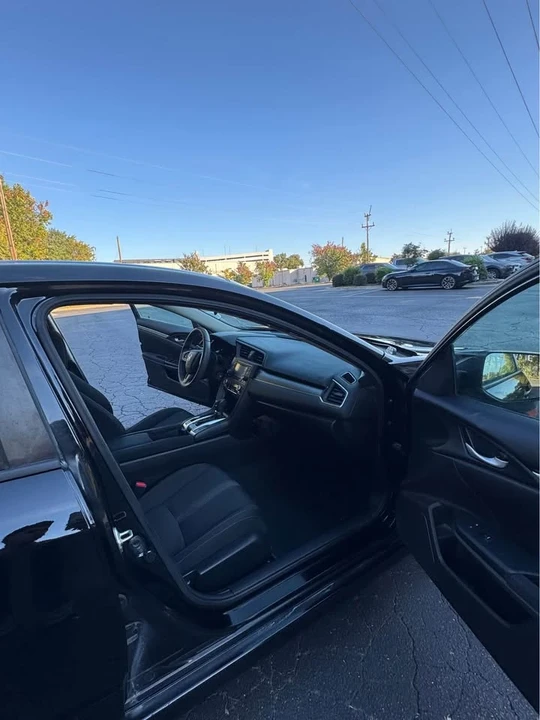 2017 Honda Civic 10th Gen - Image 10 of 18