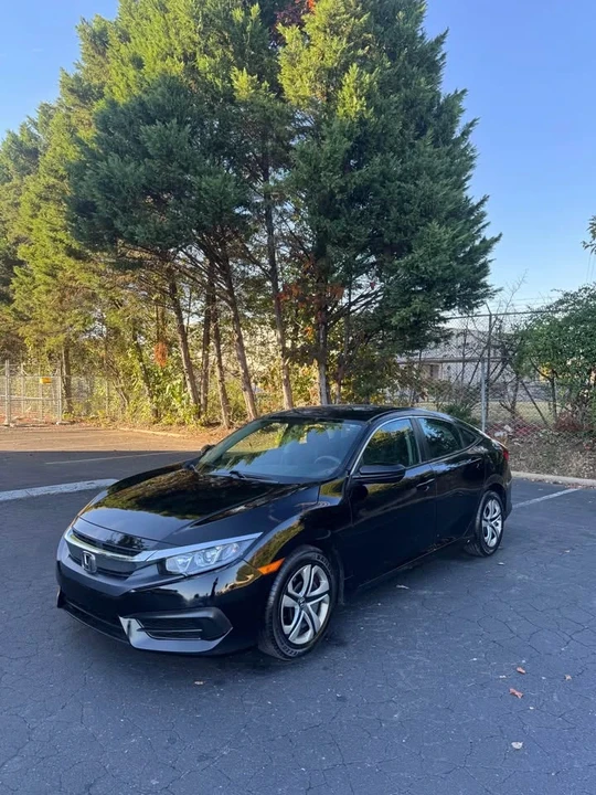 2017 Honda Civic 10th Gen - Image 6 of 18